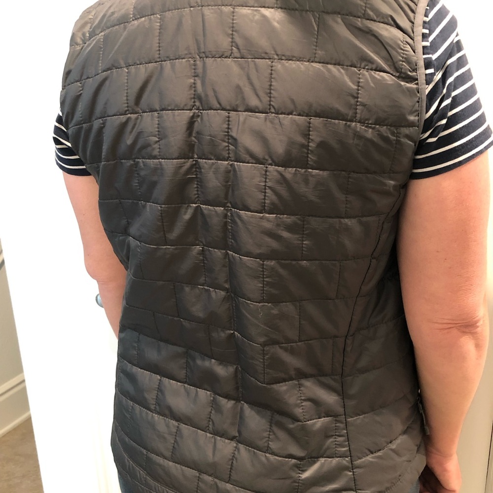 Patagonia Dark Gray Quilted Vest Men’s Small/Fits Women’s Medium - Picture 9 of 9
